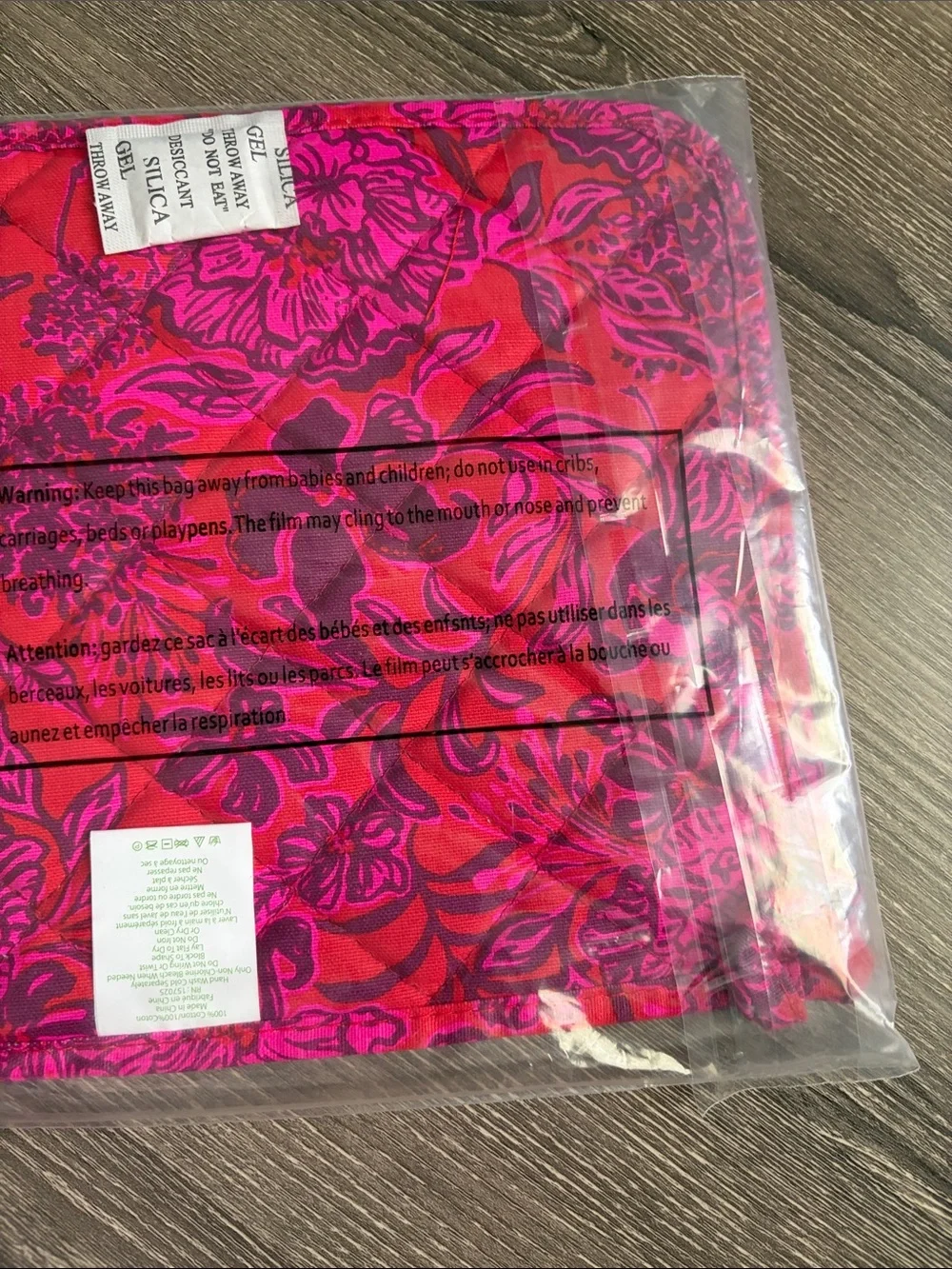 NWT Lilly Pulitzer Pot holders in Amaryllis Red Secret Hideaway